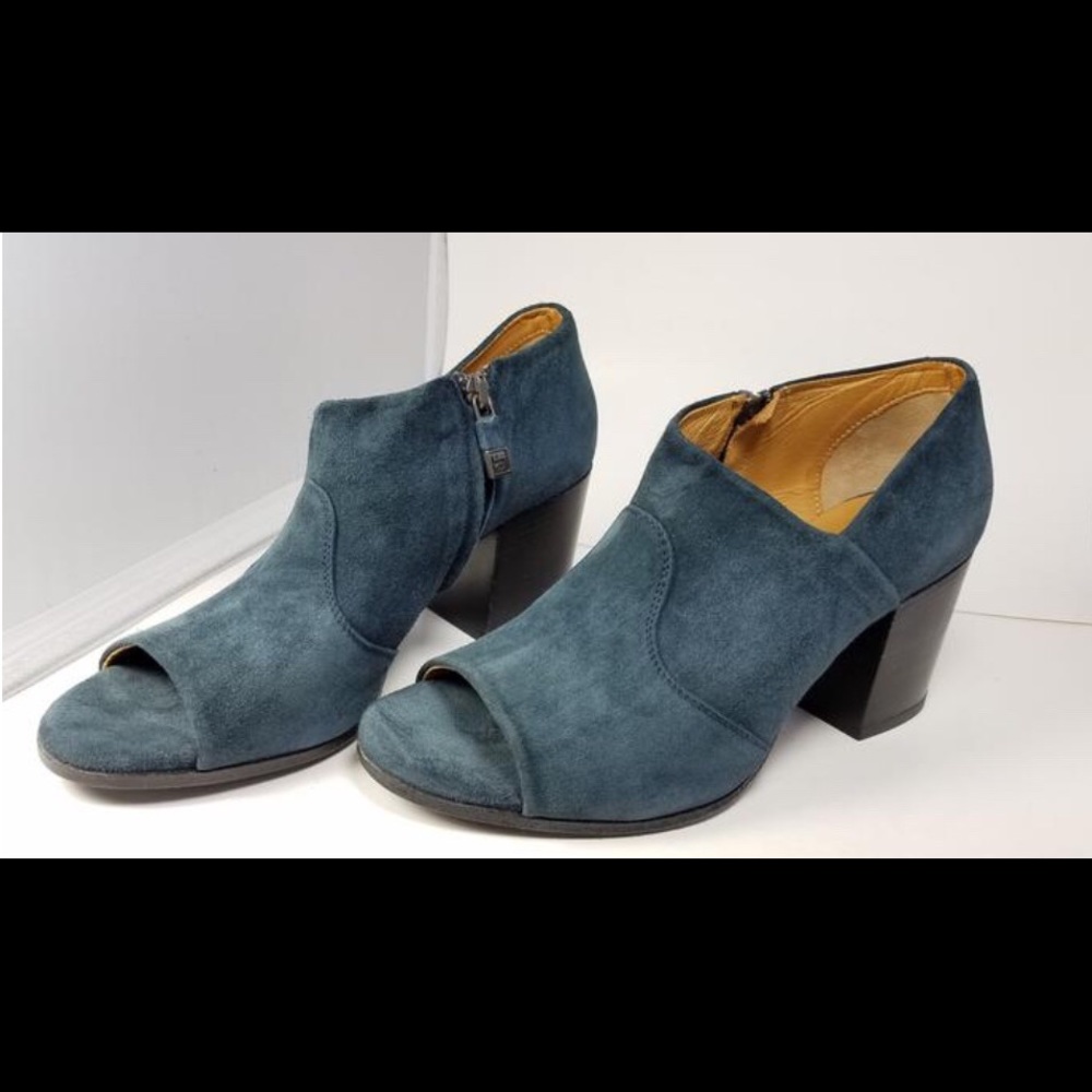 Alberto Fermani blue suede heels